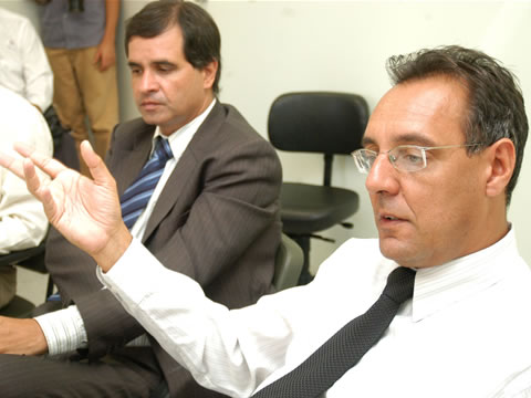 Saúde anuncia mais recursos</p>...</div>

 

 

<div class=