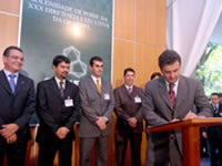Governador empossa diretoria da</p>...</div>

 

 

<div class=
